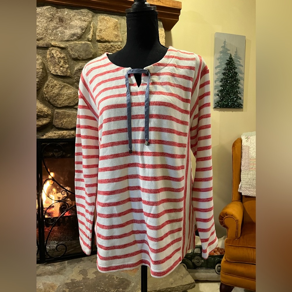 Jones New York red and white pullover
